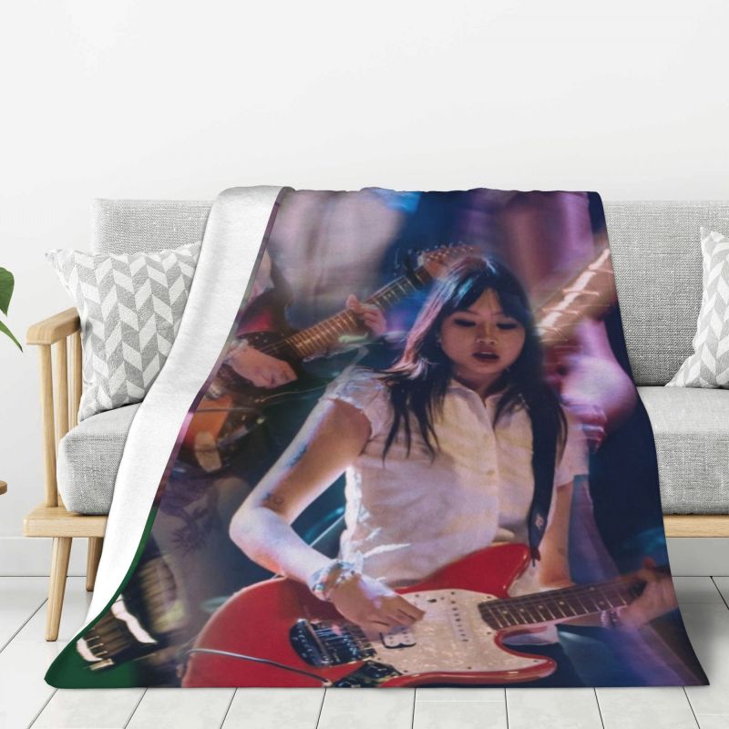 Home Office British - Couverture personnalisée du chanteur britannique Beabadoobee,